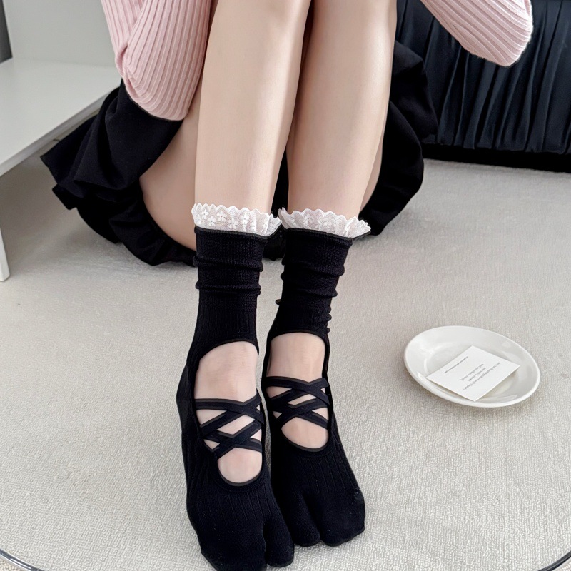 Lace Trim Split Toe Yoga Socks - đánh giá và giá Embellish Knit