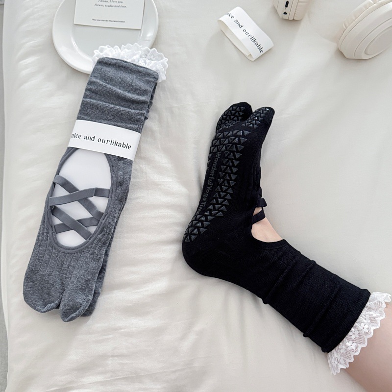 Lace Trim Split Toe Yoga Socks - đánh giá và giá Embellish Knit